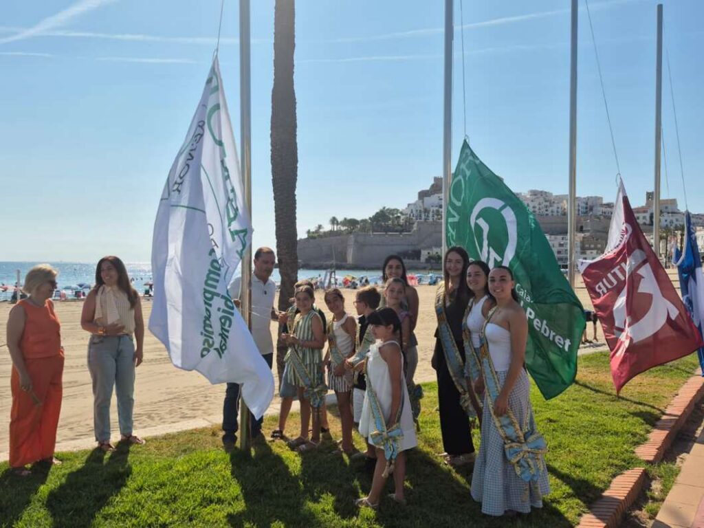 Peñíscola exhibe más de 30 distintivos de calidad en sus playas y espacios naturales