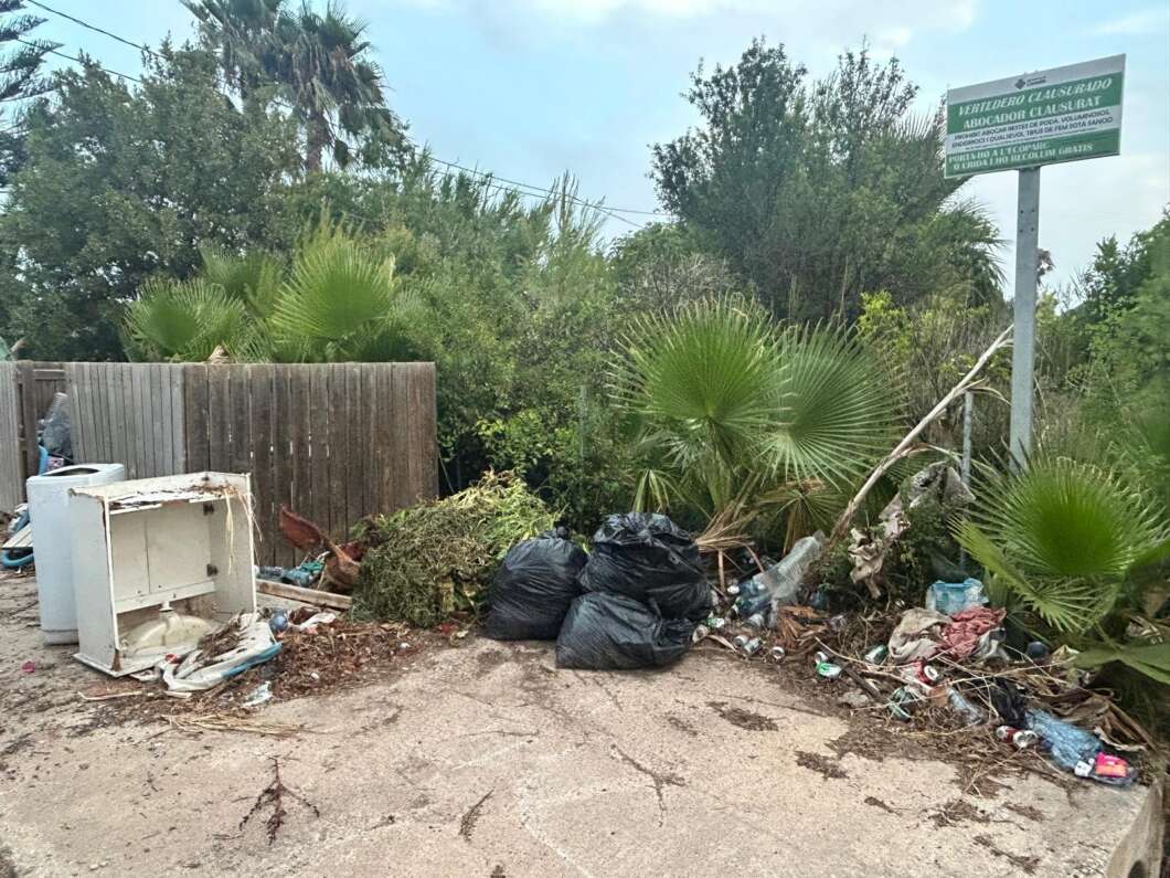 Veertederos incontrolados, basura en el camí La Fileta castellón 2026