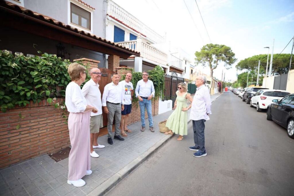 Burriana recull les demandes dels veïns del carrer Malvarrosa