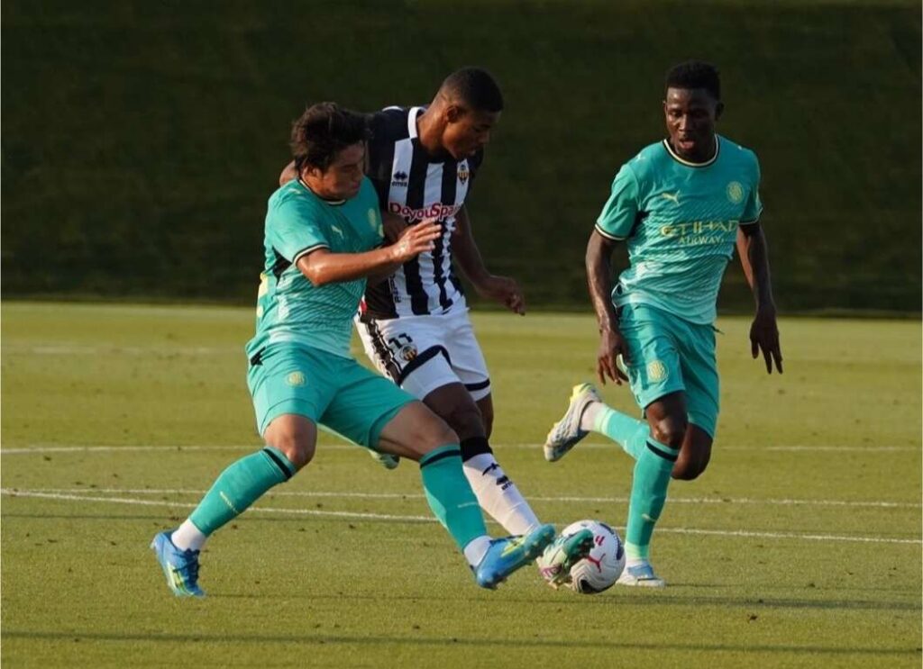 ¡Locura de goles en Olot! El CD Castellón tutea al Girona CF y prolonga su idilio de pretemporada (3-3)