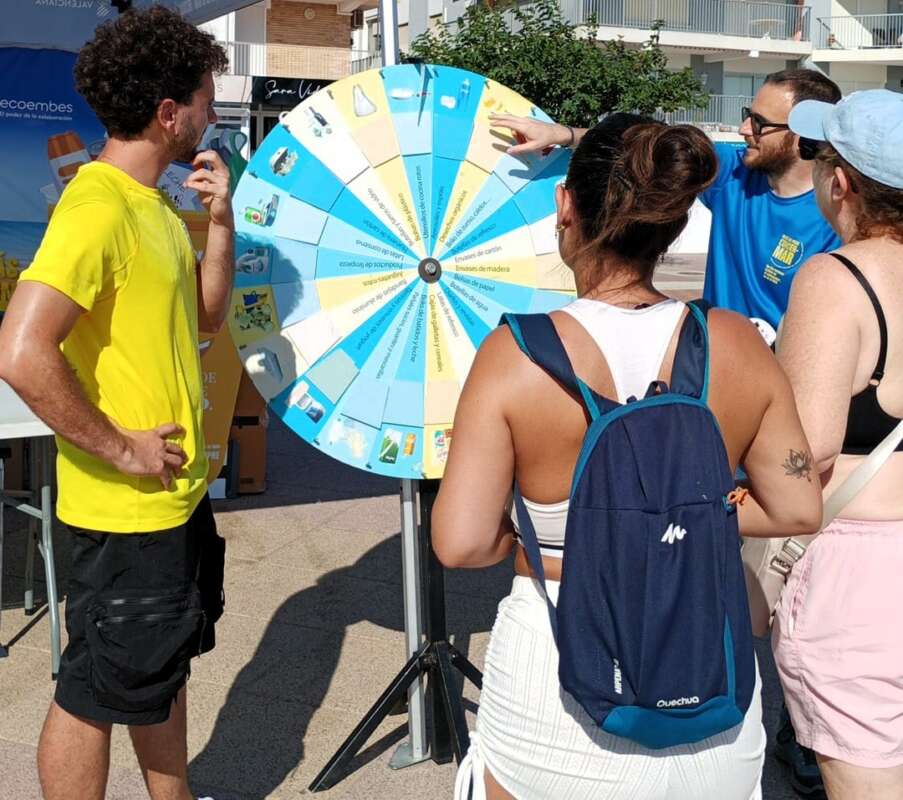 Almassora reforça el reciclatge a la platja amb la campanya ambiental Consermar