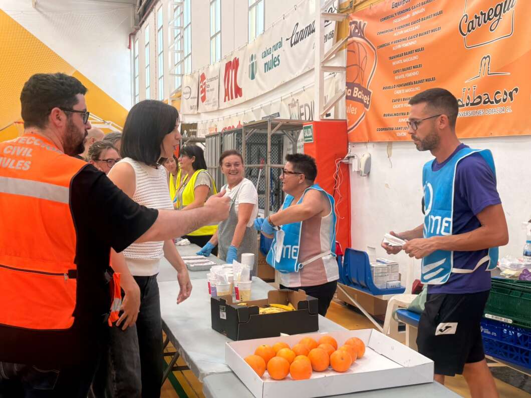 Diana Morant reclama reforzar los servicios de emergencias tras el incendio de la Vall d'Uixó