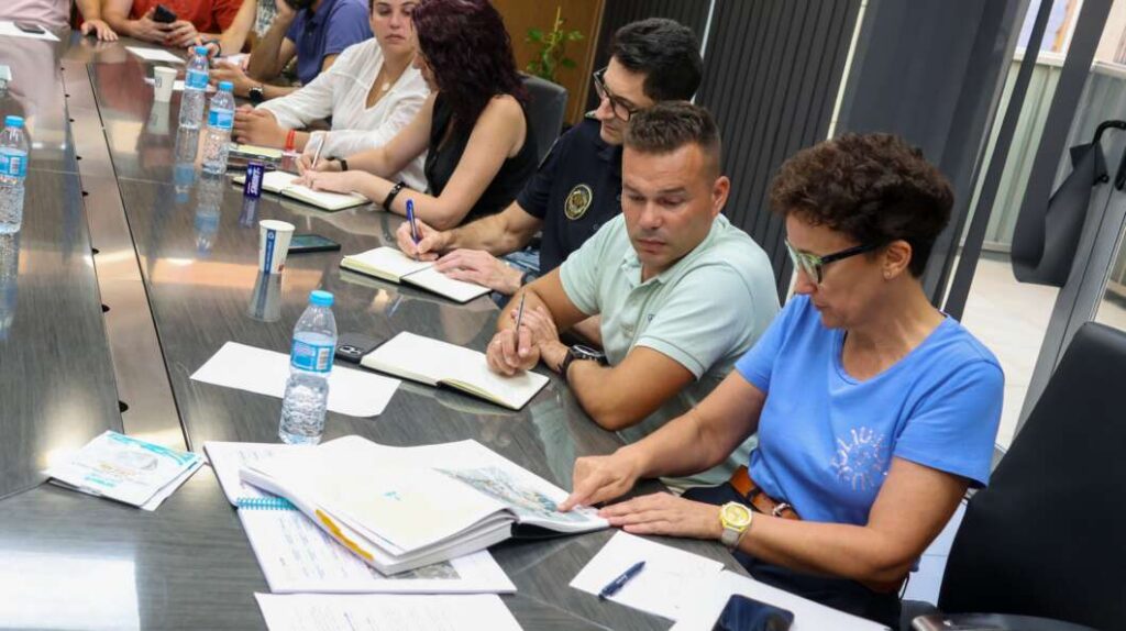 El Cecopi levanta el confinamiento en Onda y Betxí, pero el incendio no da tregua