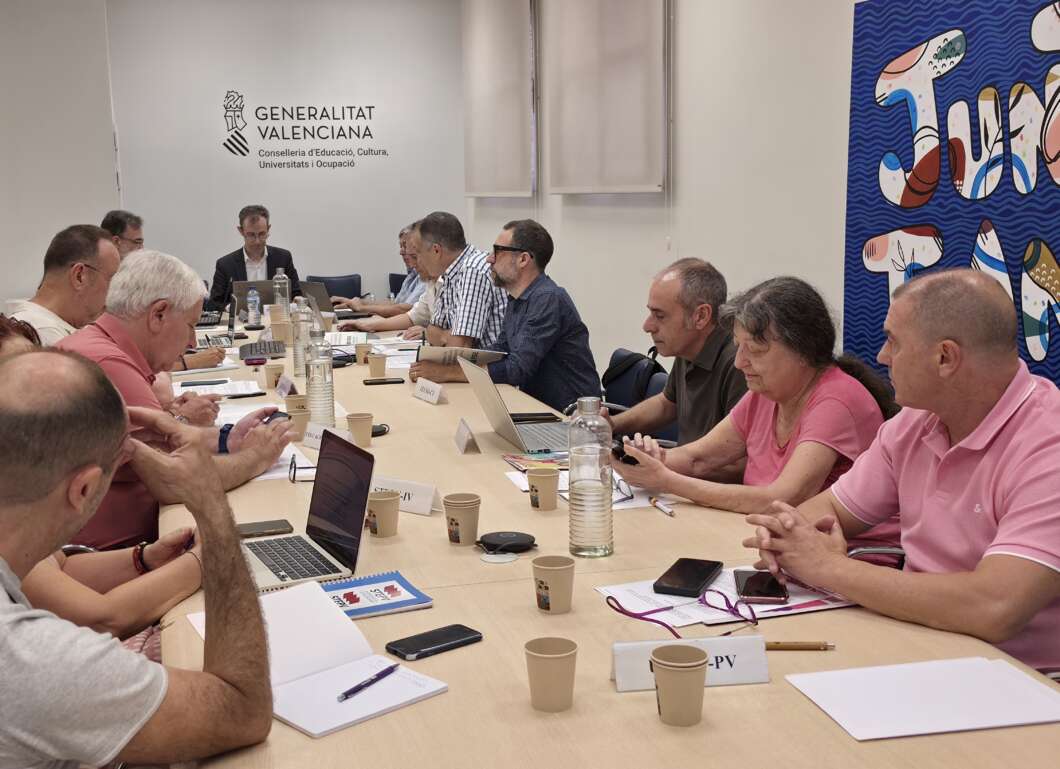 Educació acorda reforçar els centres concertats d'Educació Especial i FP