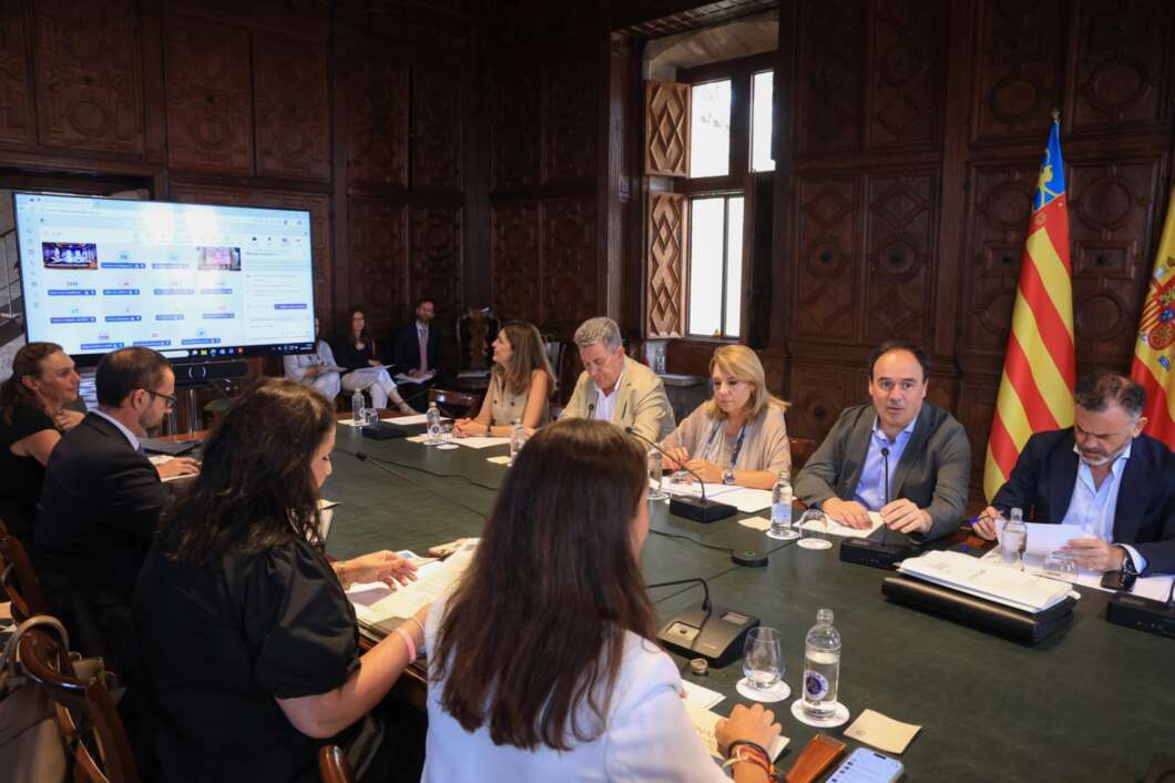 La Generalitat reforzará su presencia en Europa en automoción, defensa y vivienda