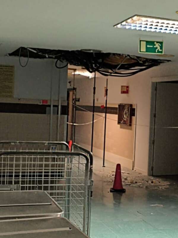 Desprendimiento techo en Hospital General de Castellón