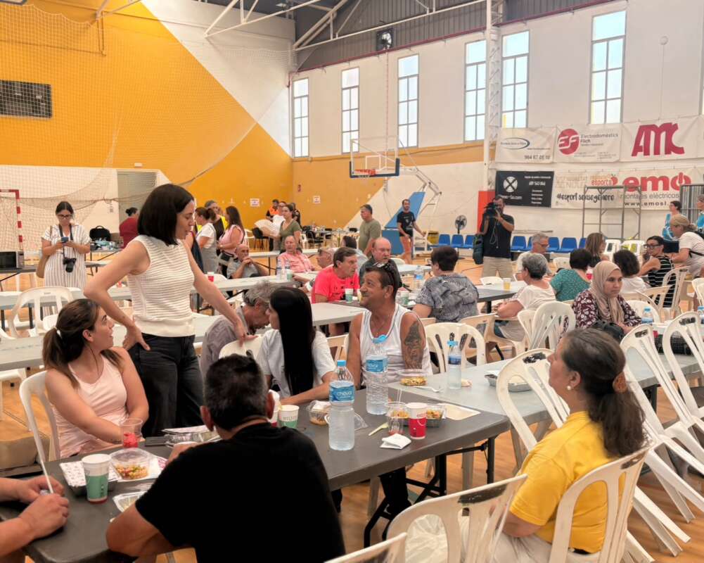 Diana Morant reclama reforzar los servicios de emergencias tras el incendio de la Vall d'Uixó