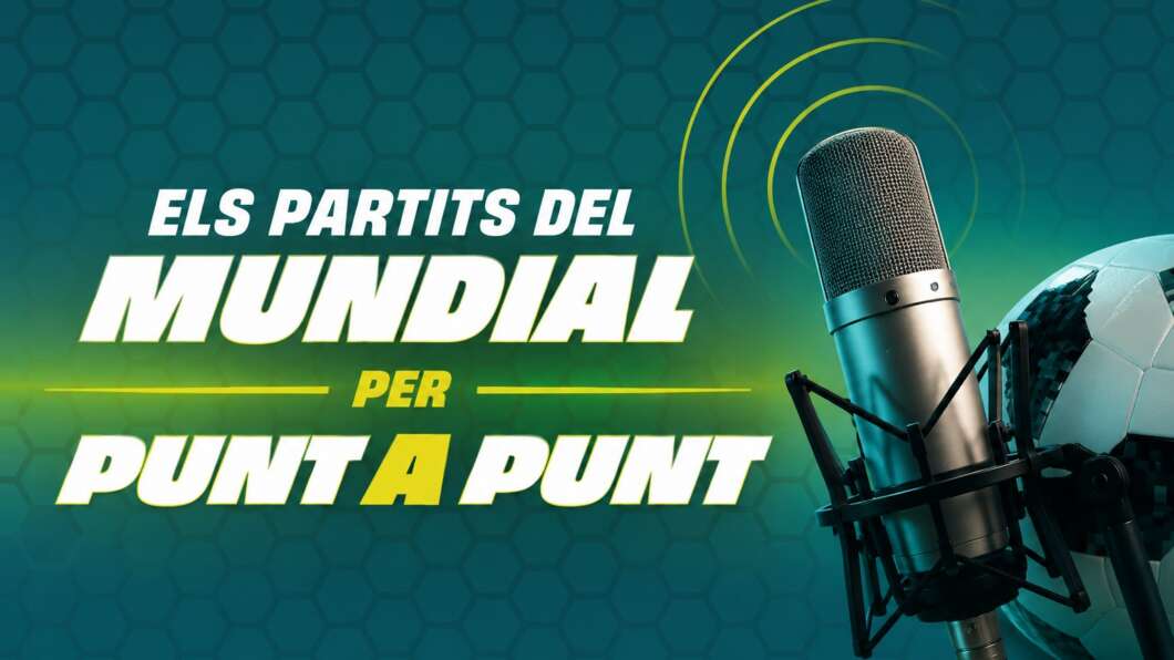 Promotional banner for a World Cup podcast: 'Els Partits del Mundial per Punt a Punt' with a microphone and soccer ball on the right.