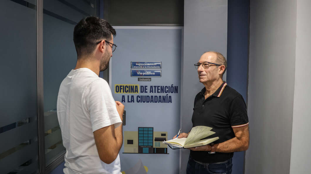 El servicio municipal refuerza la atención directa a los vecinos con cerca de 800 consultas y se apoya en la Oficina del Mayor y la app Onda Incidencias