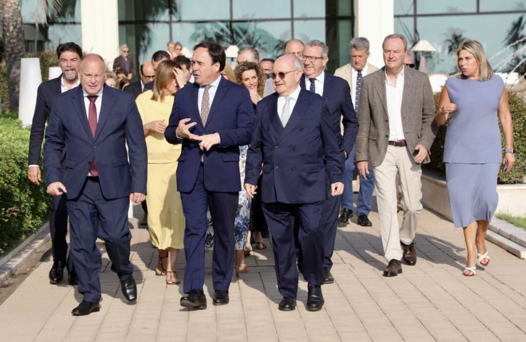 Pérez Llorca anuncia noves mesures en vivenda, educació i sanitat