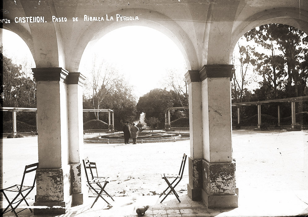 Pérgola antigua al Aire libre de estilo isabelino. Castellón