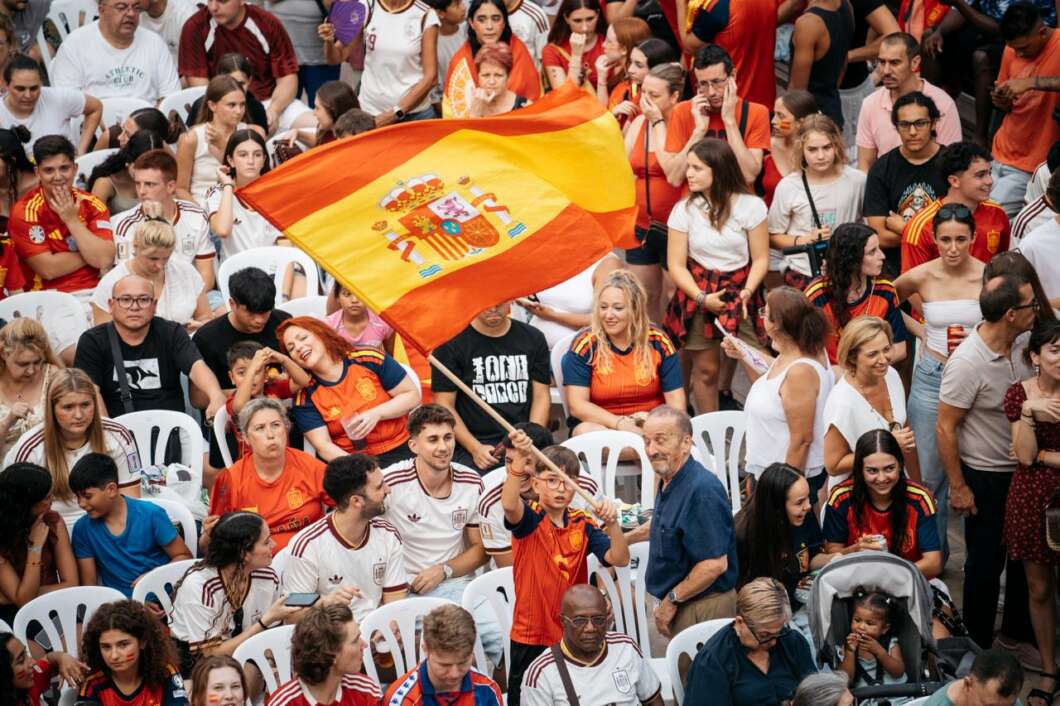 Castellón vibra con España desde la Plaza Mayor