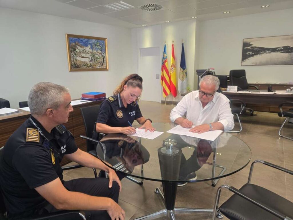 Oropesa del Mar incorpora una nueva agente para reforzar la Policía Local