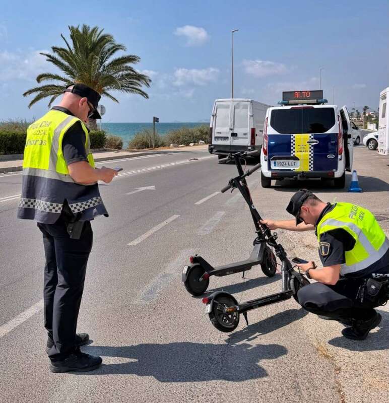 La Policía Local de Vinaròs continúa con los controles sobre los patinetes eléctricos