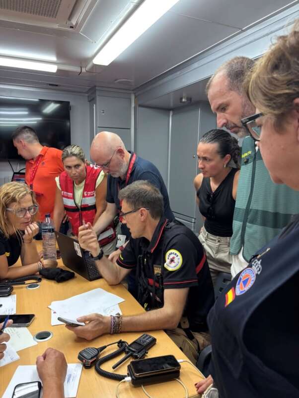 El incendio de La Vall d'Uixó obliga a evacuar La Vilavella y Artana y moviliza a 300 efectivos
