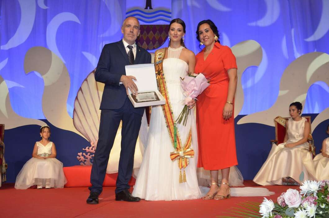 Moncofa corona a Alicia Pedrós como reina de las Fiestas Patronales de Santa María Magdalena 2026