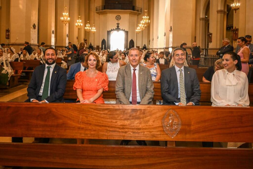Castellón mantiene viva la tradición de Sant Cristòfol con la bendición de vehículos