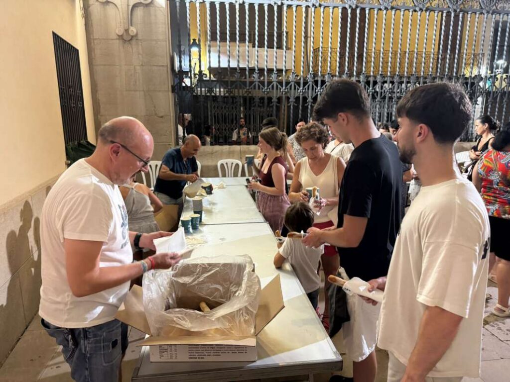 Vila-real reunix música, campanes i focs artificials en l'antevigília de Sant Jaume