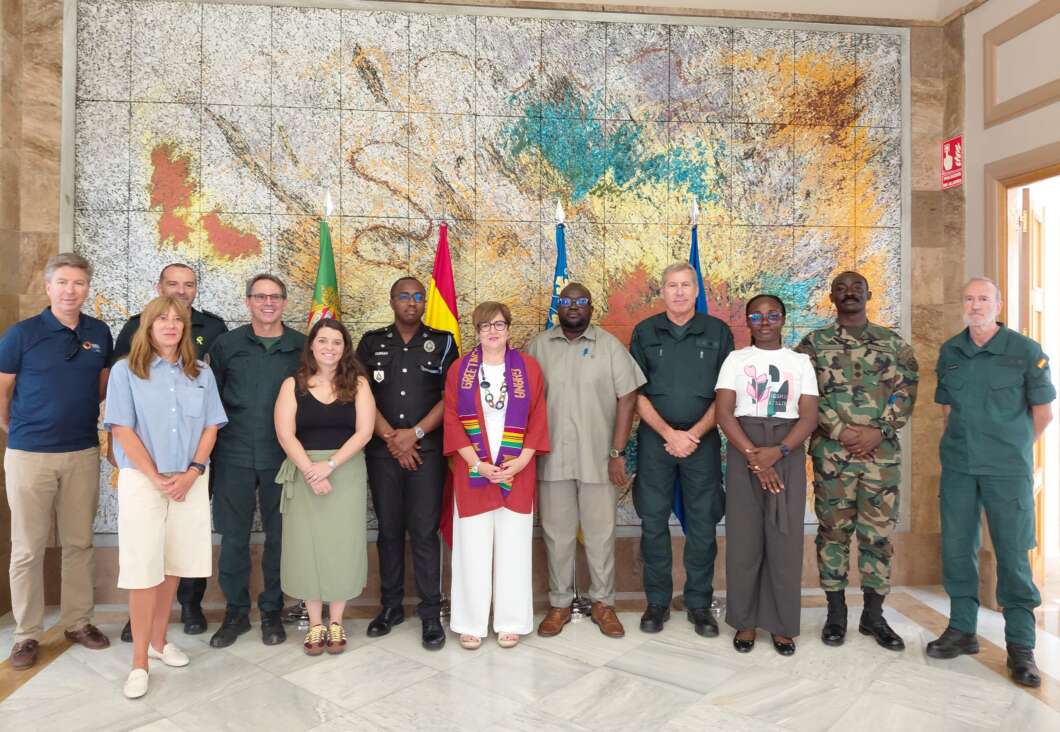Una delegación de Ghana conoce el dispositivo de seguridad del Festival de Benicàssim