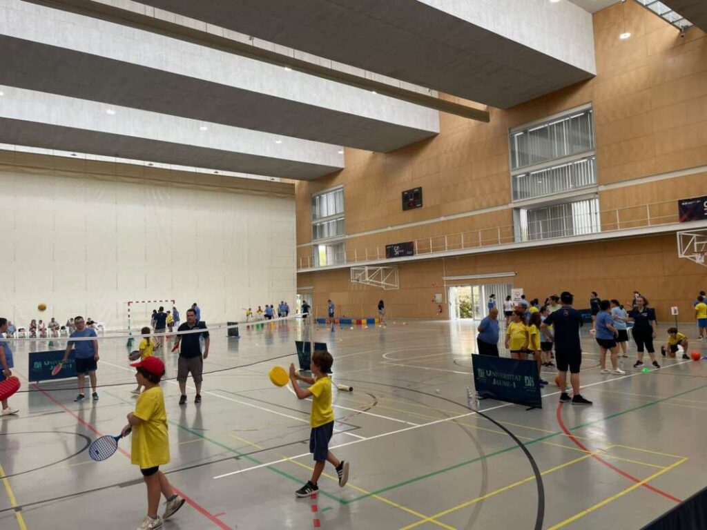 Síndrome de Down Castellón y la UJI reúnen a 64 participantes en una jornada deportiva por la inclusión