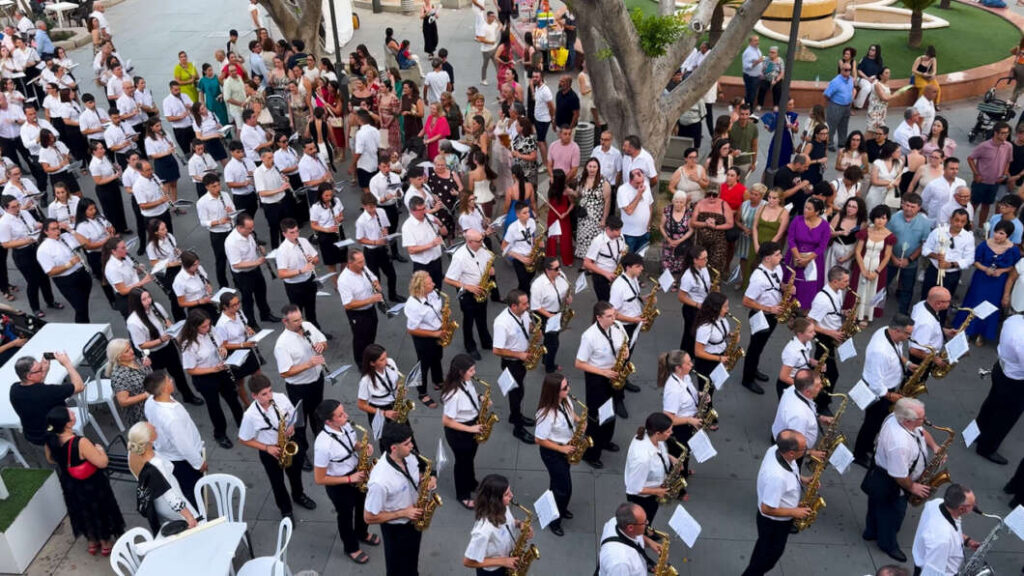 El programa d'À Punt visitarà aquest divendres tres municipis valencians per a mostrar les seues festes patronals, la devoció popular i el patrimoni festiu