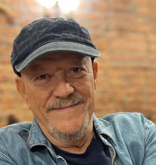 L'Ajuntament destaca la seua trajectòria com a docent i exdirector del CEIP Pasqual Nacher i trasllada el condol a la família i la comunitat educativa