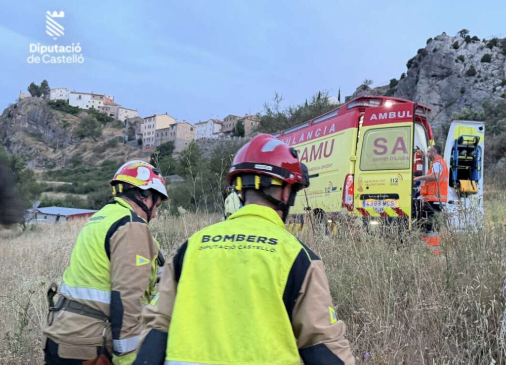 Rescatan a un menor tras caer por un precipicio de 10 metros en Xodos