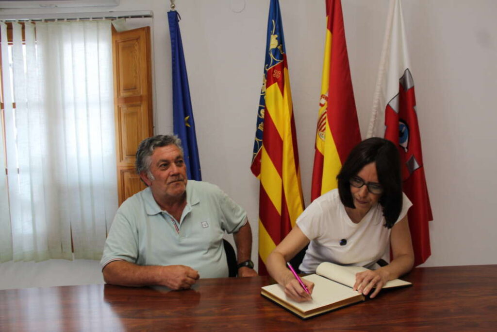 Diana Morant visita l’Alcúdia de Veo després de l’incendi de la Vall d’Uixó
