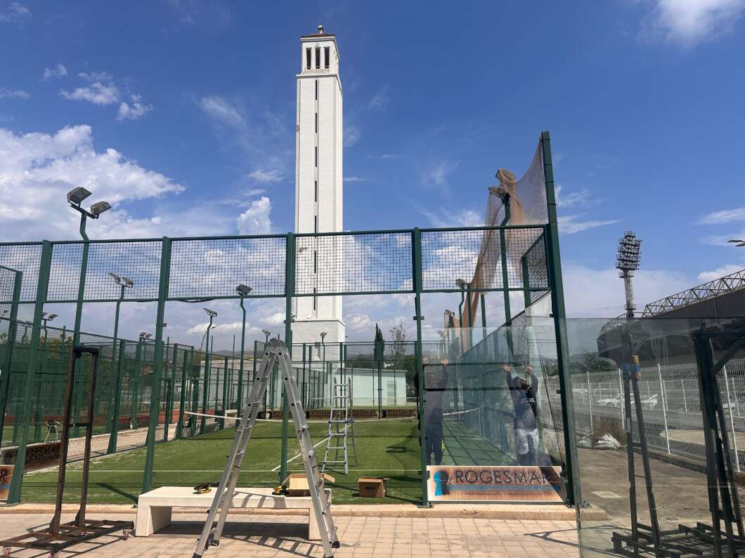 Castellón inicia la Manzana Albinegra con el traslado de las pistas de pádel