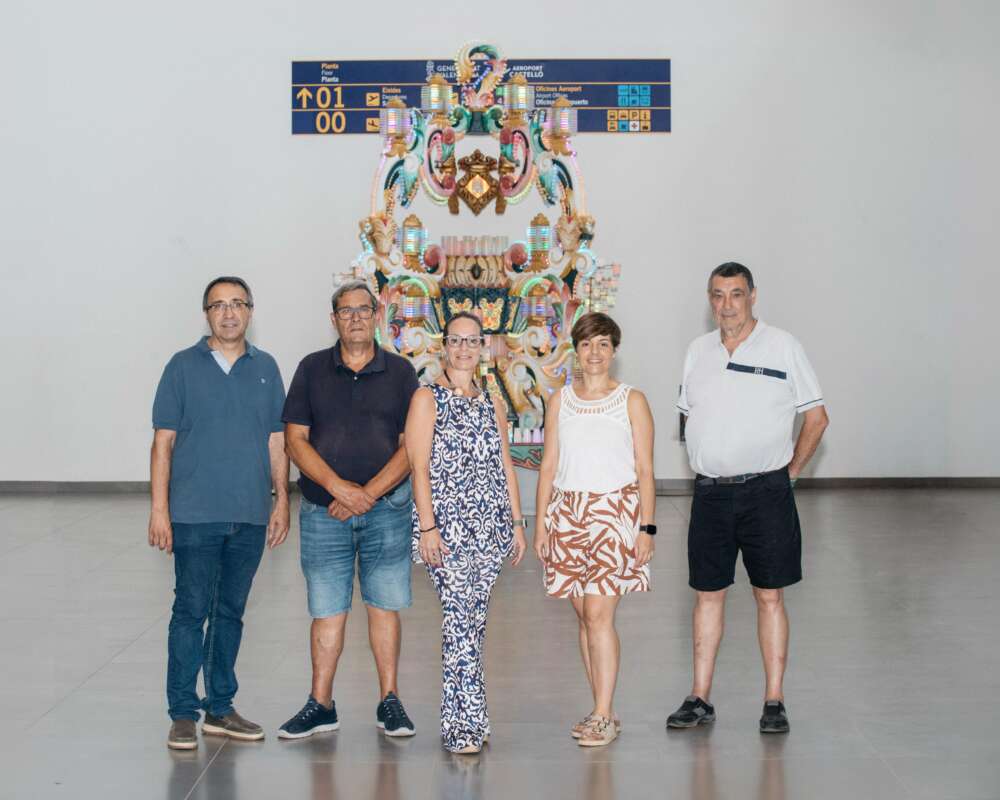 Castellón lleva la esencia de la Magdalena hasta el aeropuerto