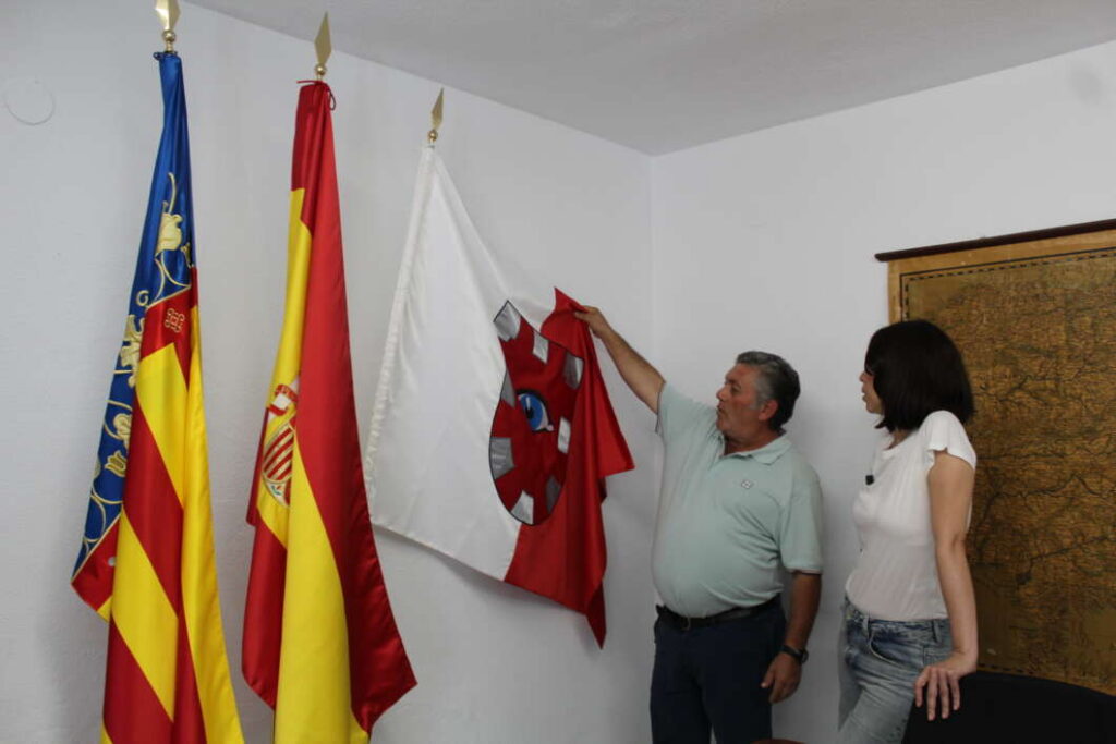 Diana Morant visita l’Alcúdia de Veo després de l’incendi de la Vall d’Uixó