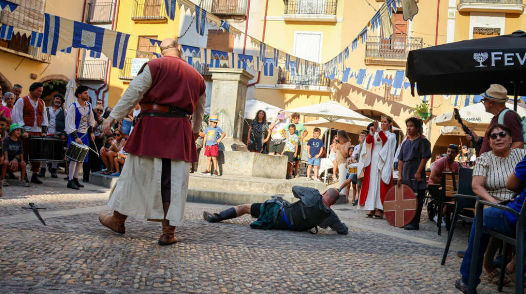 Onda Medieval toma el casco histórico y el castillo con tres días de desfiles, justas y espectáculos