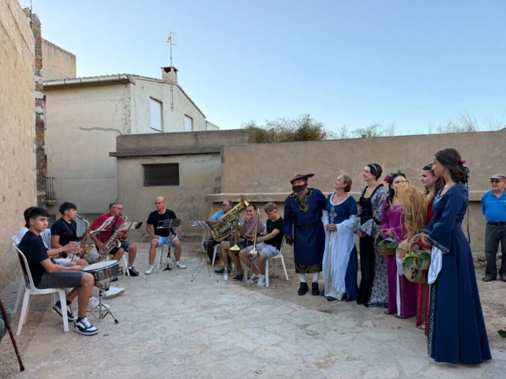 La Torre d’en Besora celebra Sant Bartomeu amb la Torre restaurada