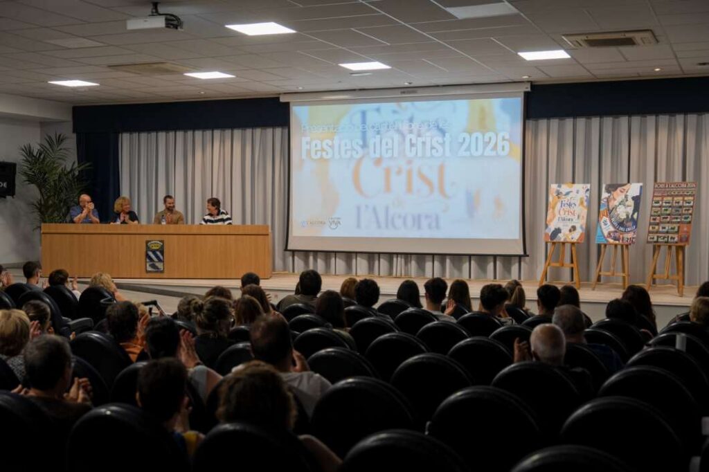 L’Alcora presenta el llibre de les Festes del Crist en la seua 70a edició
