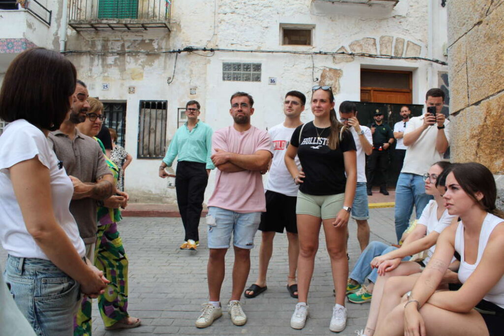 Diana Morant visita l’Alcúdia de Veo després de l’incendi de la Vall d’Uixó