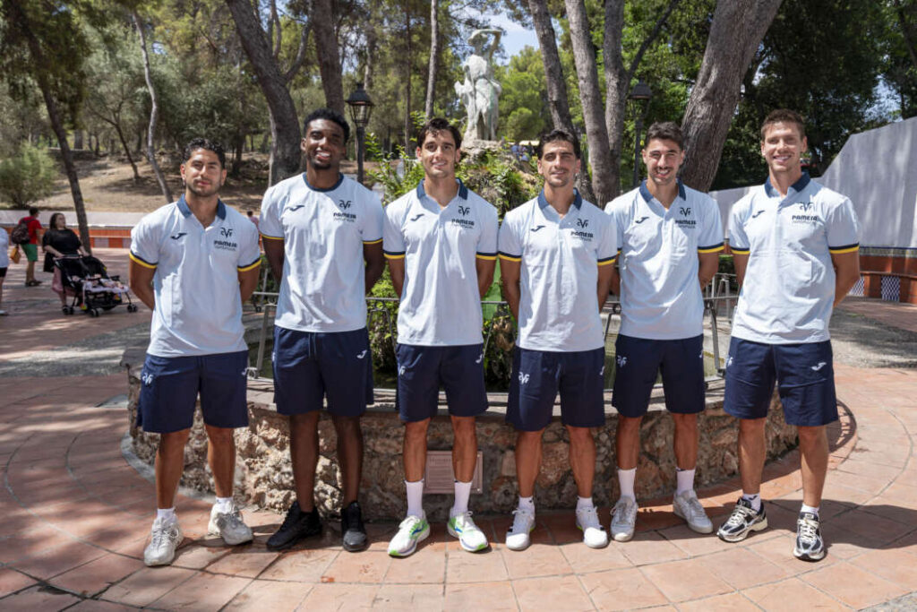 El Villarreal CF renova l'ofrena als patrons de Vila-real