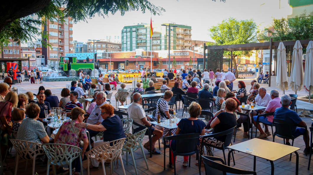 Onda cierra el verano con música y baile para sus mayores