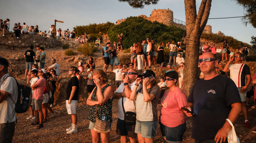 Onda vive el eclipse desde el Castillo de las 300 Torres