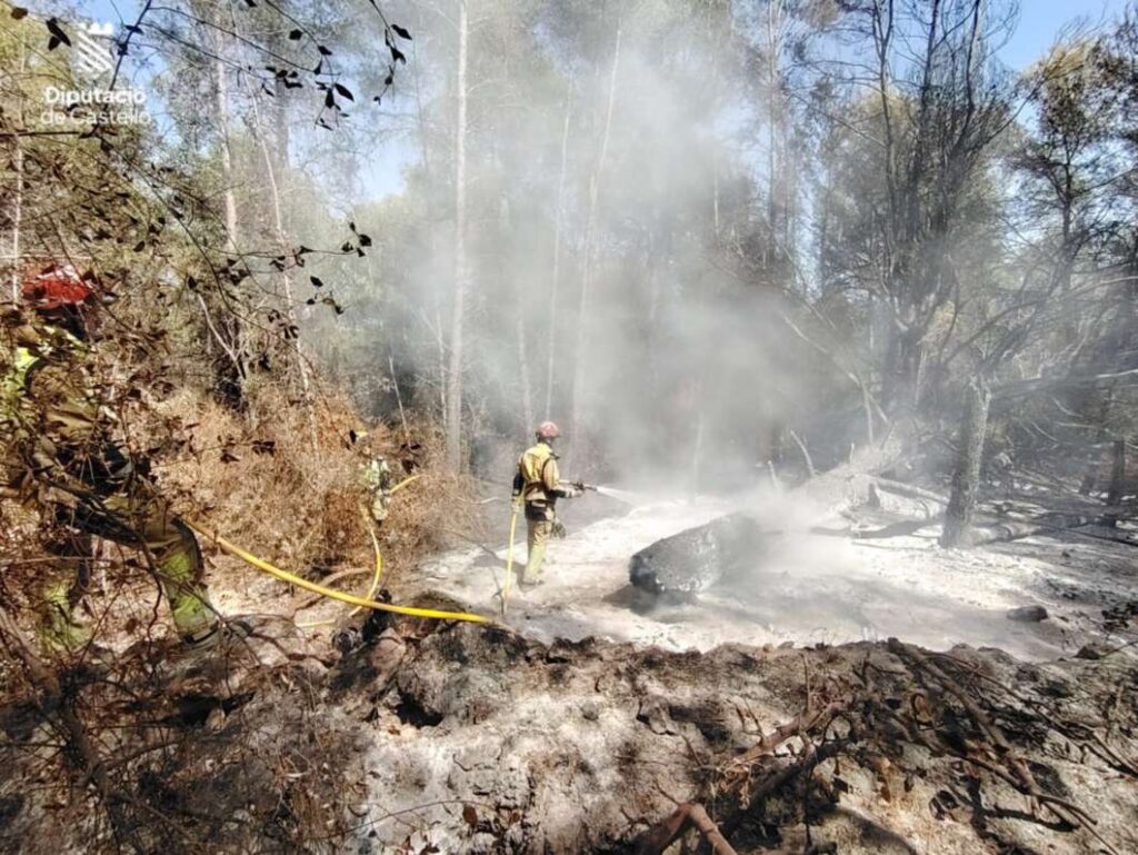 Controlada una reproducción del incendio de la Vall d’Uixó en Onda