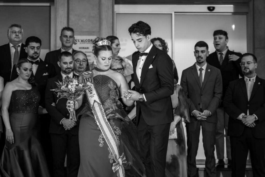 Balma Aparici rep la corona com a reina de les Festes del Crist 2026
