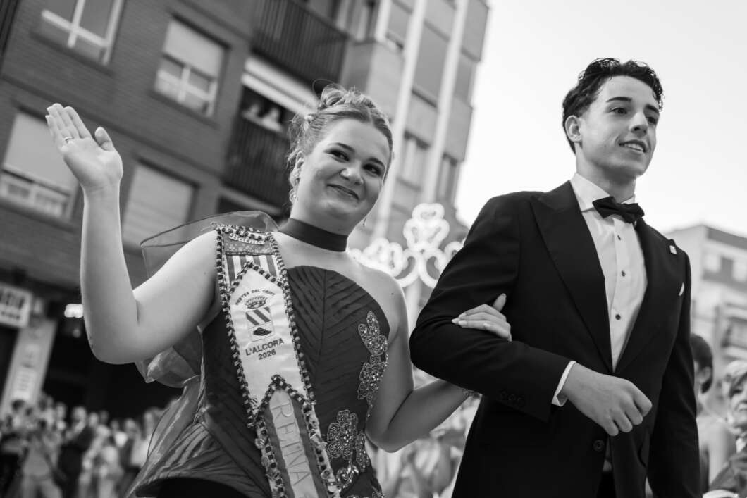 Balma Aparici rep la corona com a reina de les Festes del Crist 2026