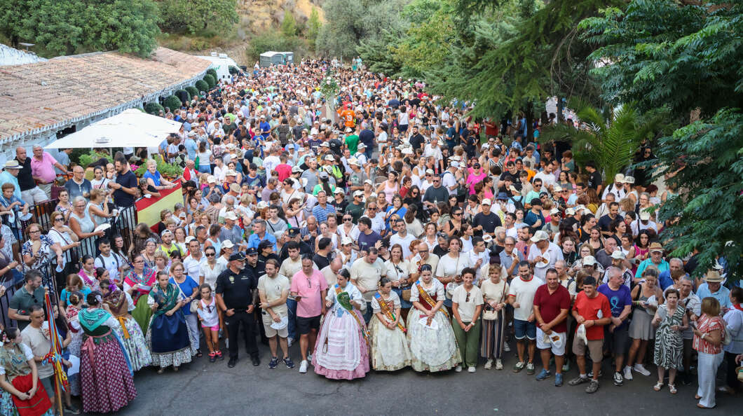 Cientos de personas arropan la Romería del Santísimo Salvador en Onda