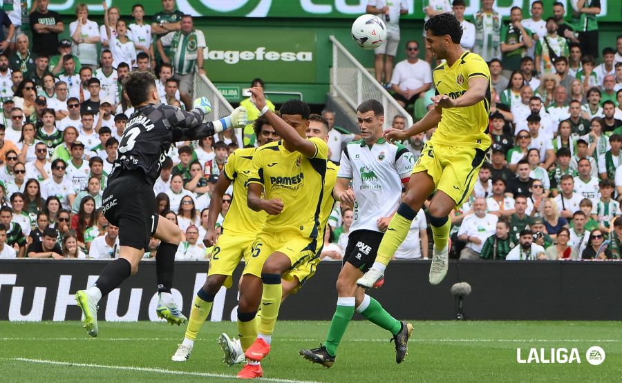El Villarreal CF neutralitza un bon inici del Racing i rasca un punt a El Sardinero (2-2)