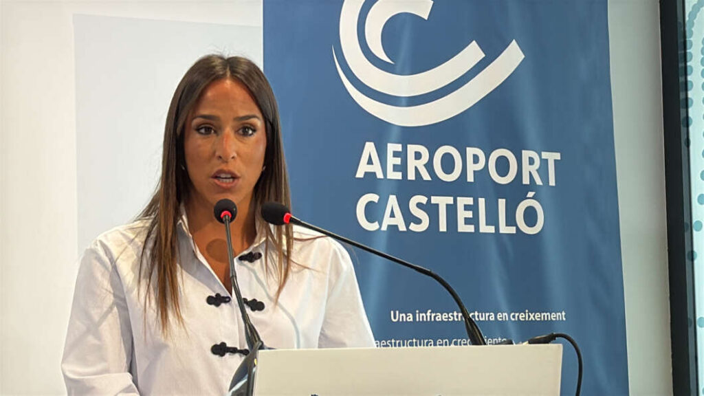 Raquel Paris aeropuerto de Castellón 070926
