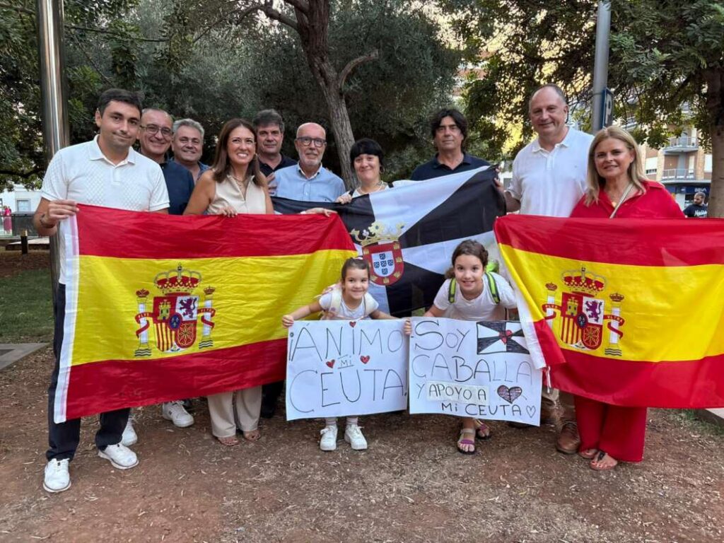 Almassora se concentra en apoyo a Ceuta