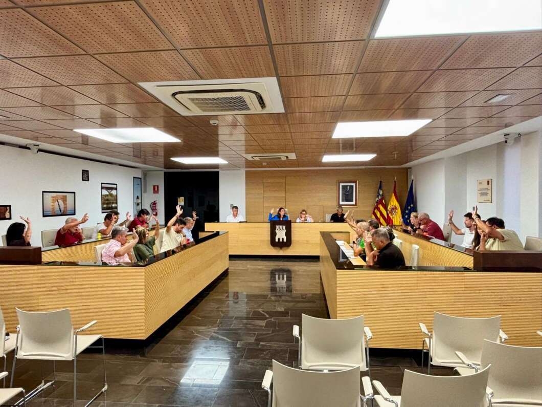Almassora tanca files contra el nou deslinde de la costa