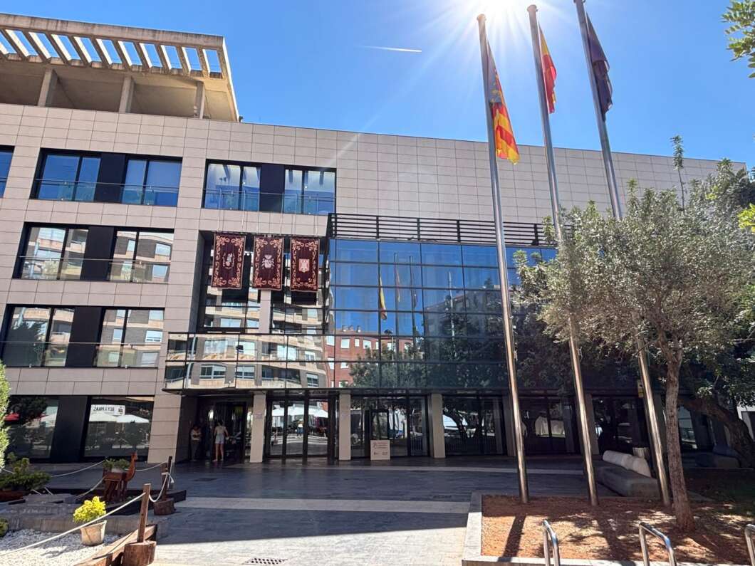 Més de 800 aspirants opten a les places d’auxiliar d’Almassora