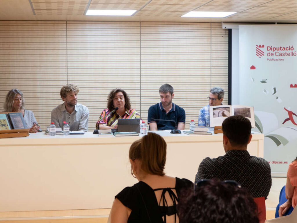 La Diputació i l’UJI amplien la Biblioteca de les Aules amb tres nous llibres