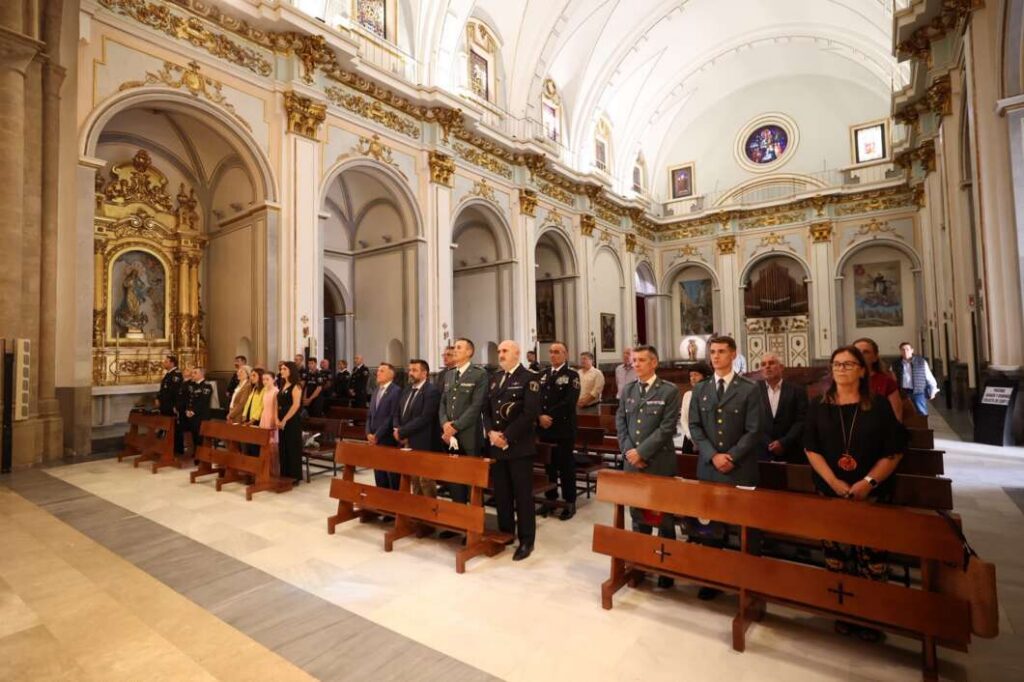 La Policia Local de Burriana reconeix la tasca dels seus agents en el dia del patró