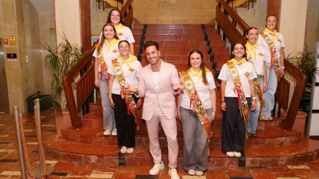 David Bustamante conquista Vila-real amb una plaça Major abarrotada